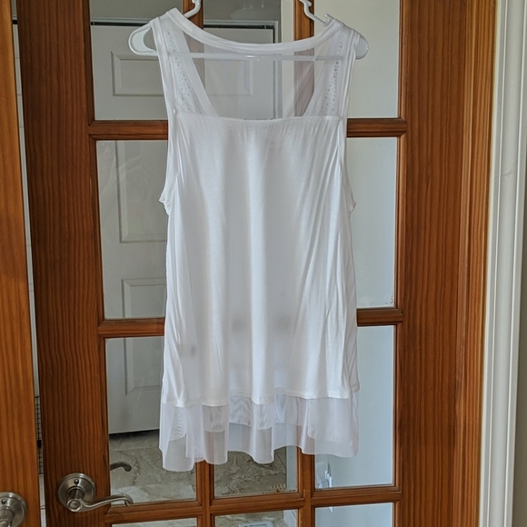 2--womens nice tank tops--XL - Picture 3 of 15